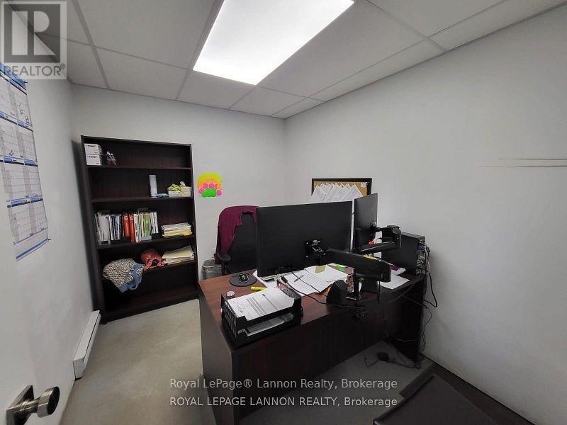 Unit B - 800 Norah Crescent E Property Photo 17