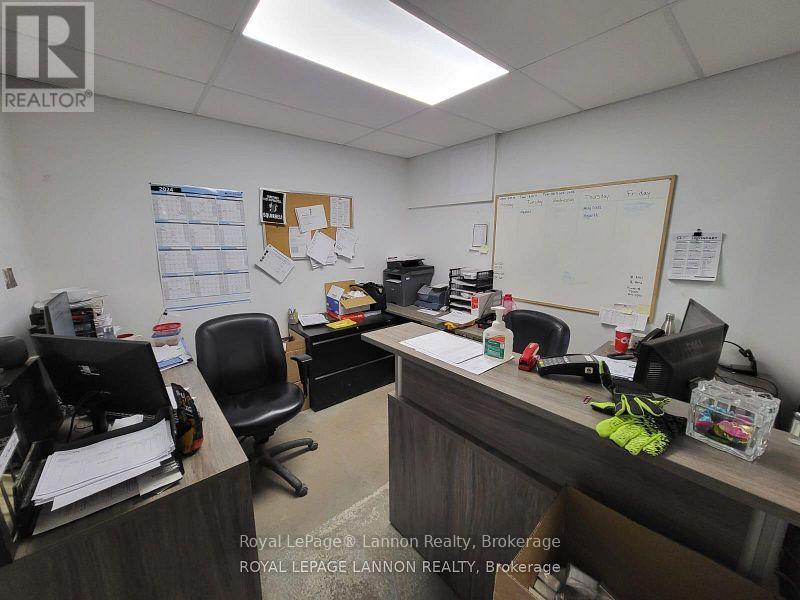 Unit B - 800 Norah Crescent E Property Photo 18