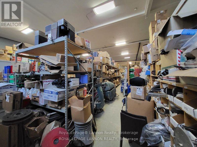 Unit B - 800 Norah Crescent E Property Photo 20