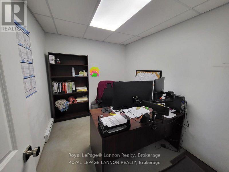 Unit B - 800 Norah Crescent E Property Photo 21