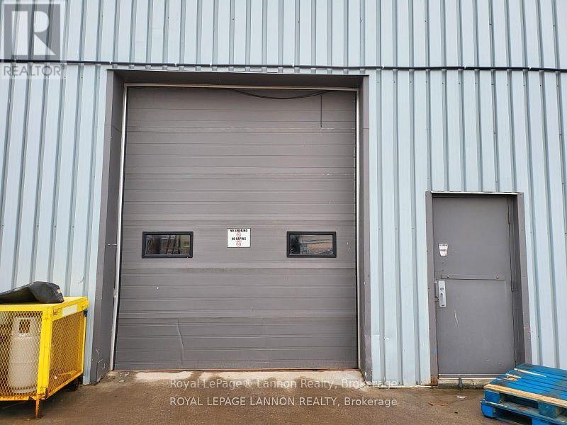 Unit B - 800 Norah Crescent E Property Photo 24