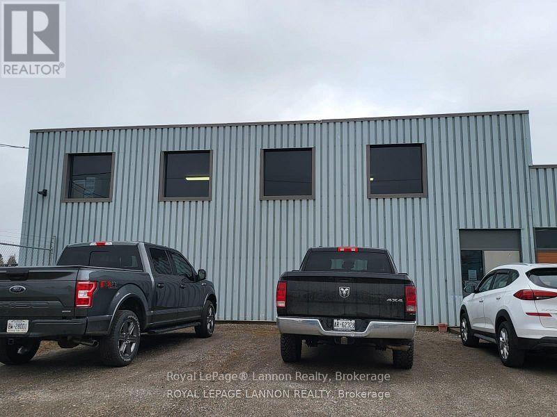 Unit B - 800 Norah Crescent E Property Photo 26