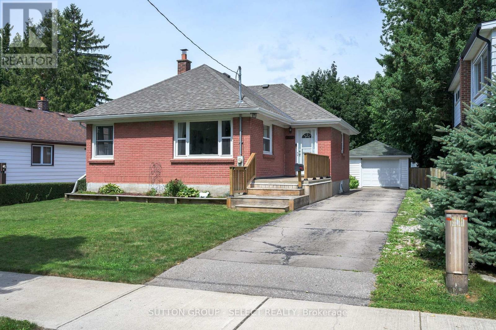 1852 Avalon Street Property Photo 1