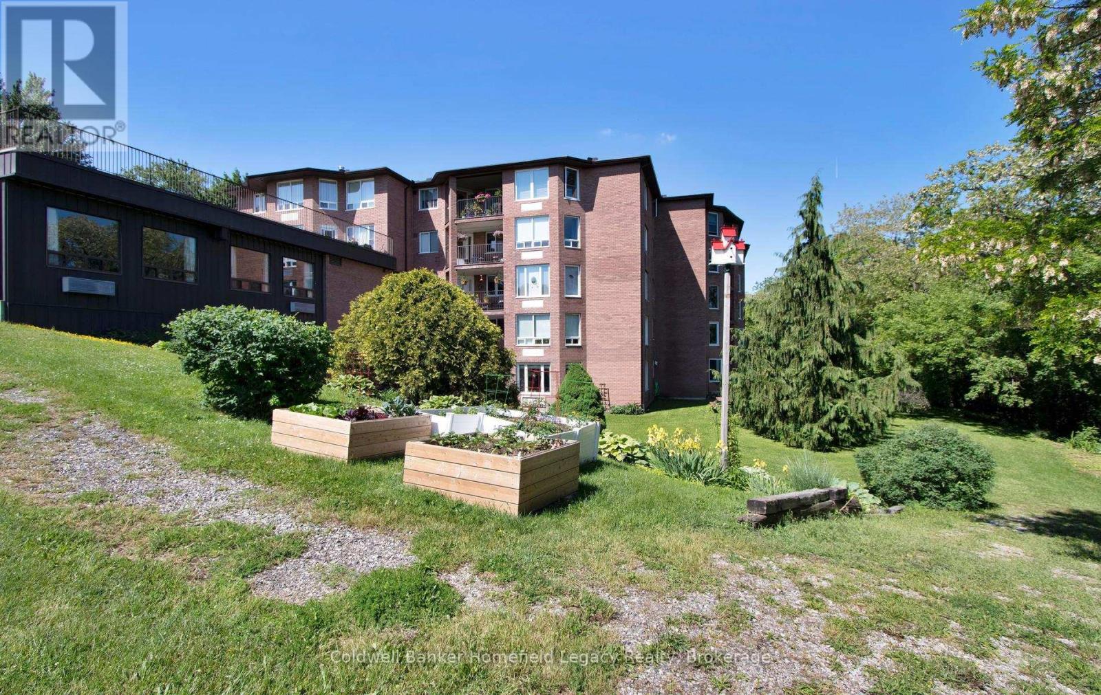 408 - 22 St Andrew Street N Photo de la propriété 1