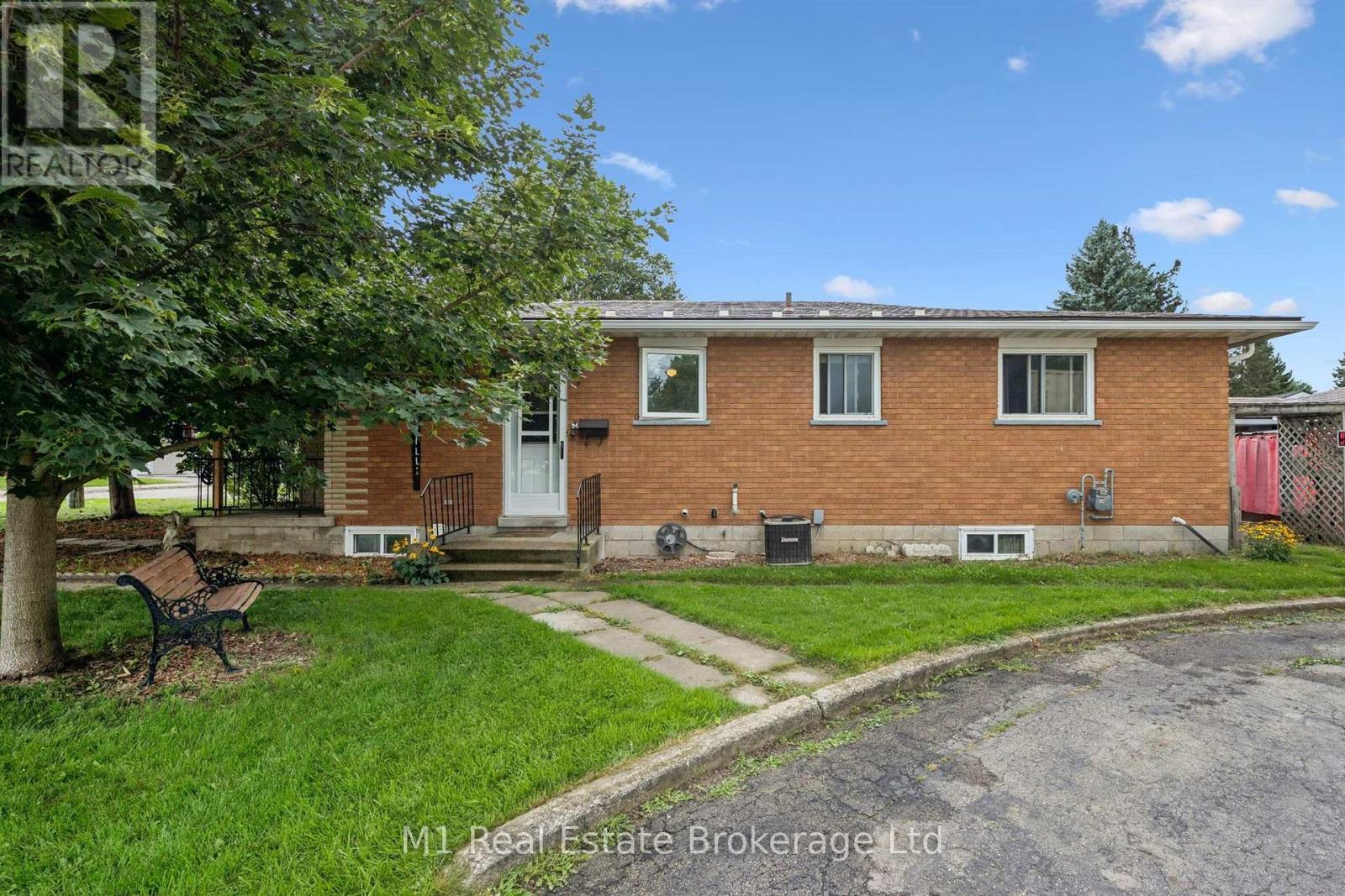 205 Albert Street Property Photo 1