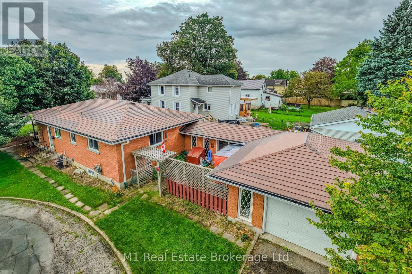 205 Albert Street Property Photo 2