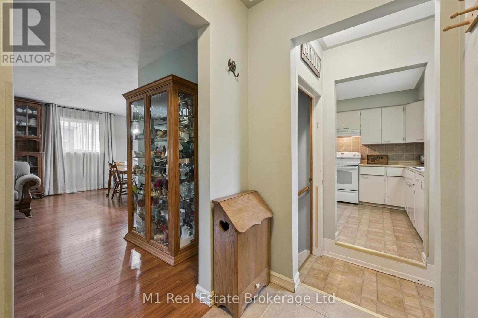 205 Albert Street Property Photo 6