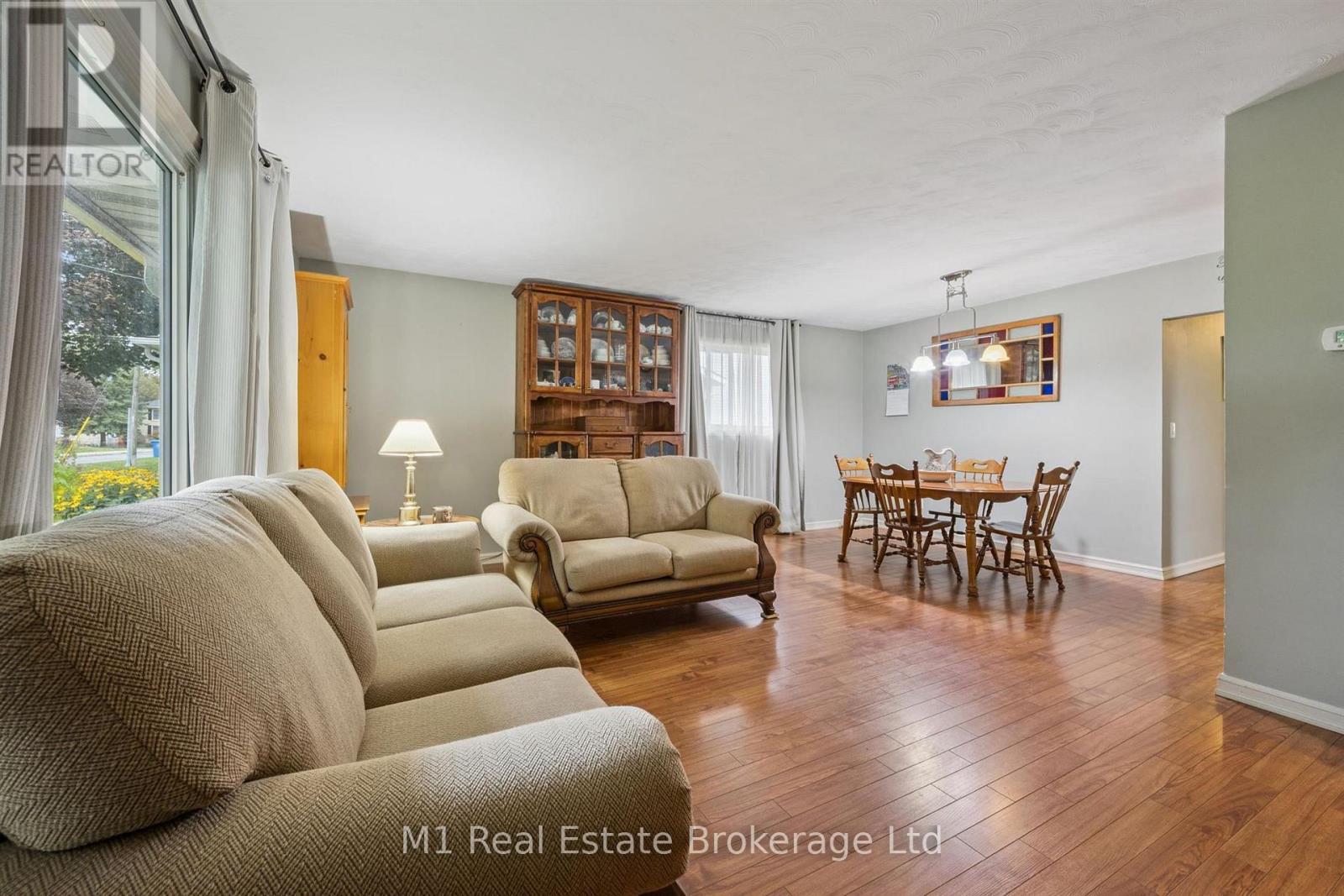 205 Albert Street Property Photo 7