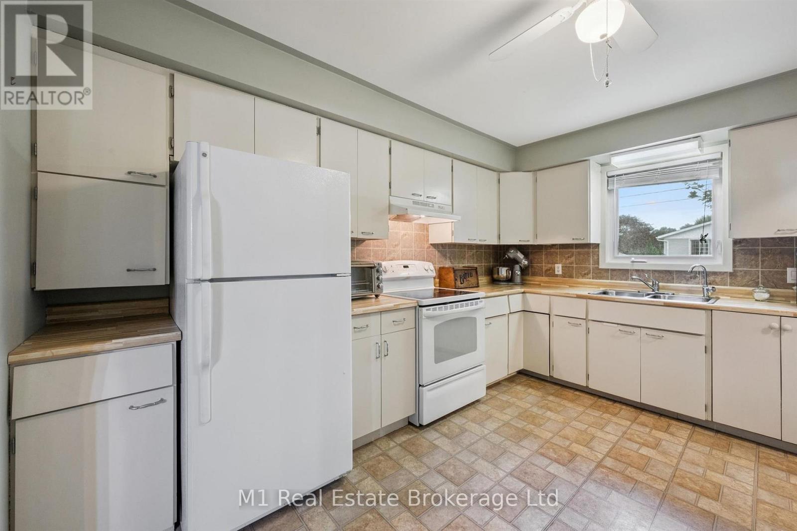 205 Albert Street Property Photo 11