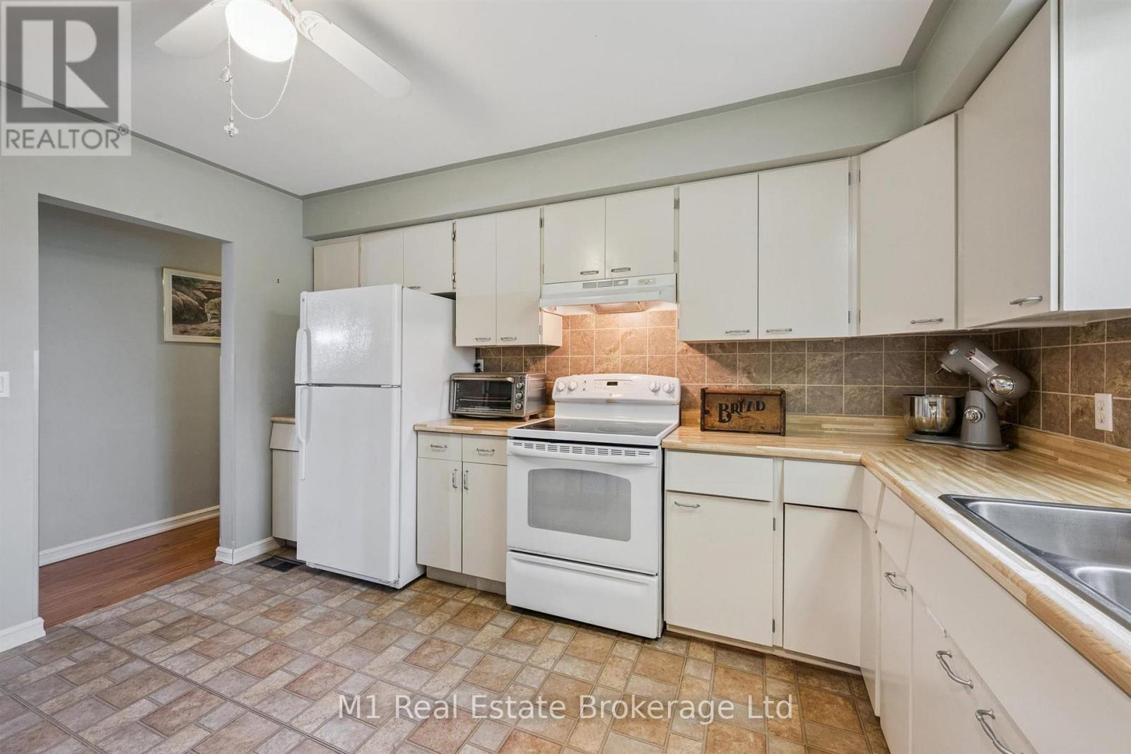 205 Albert Street Property Photo 12