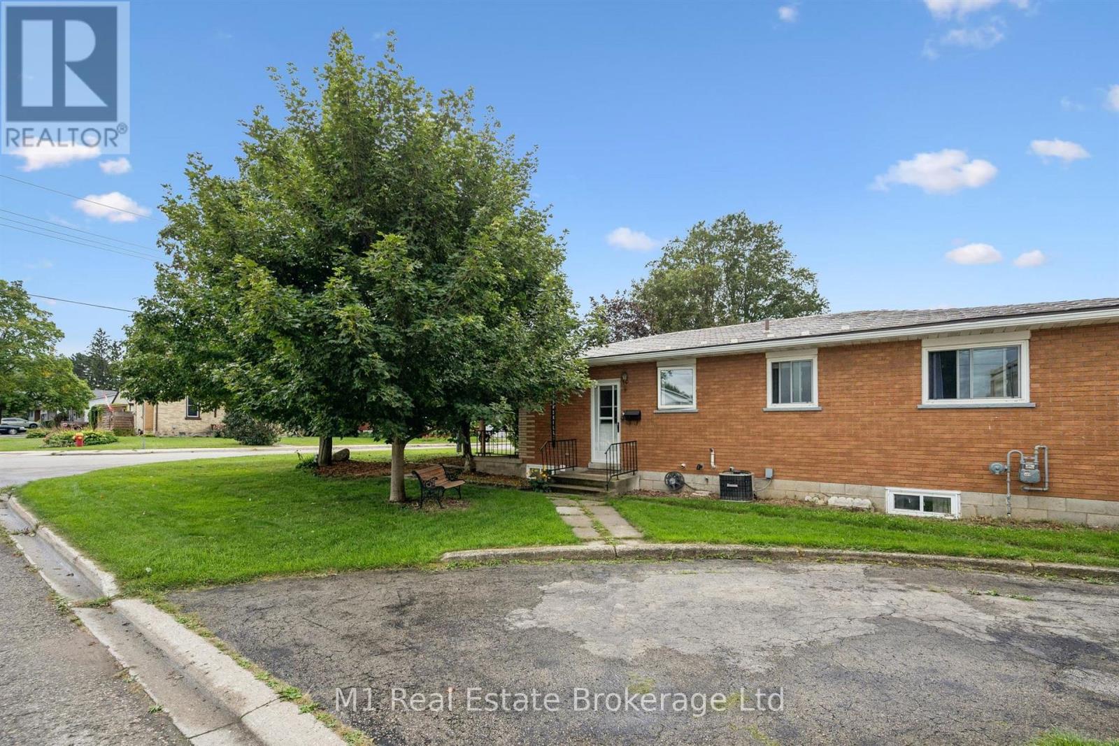 205 Albert Street Property Photo 23