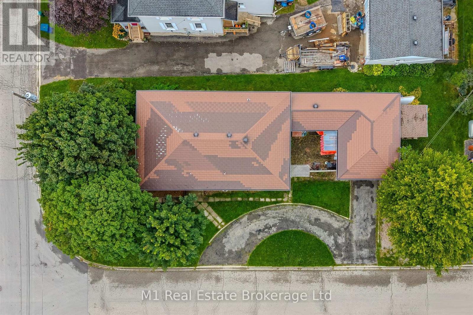 205 Albert Street Property Photo 27