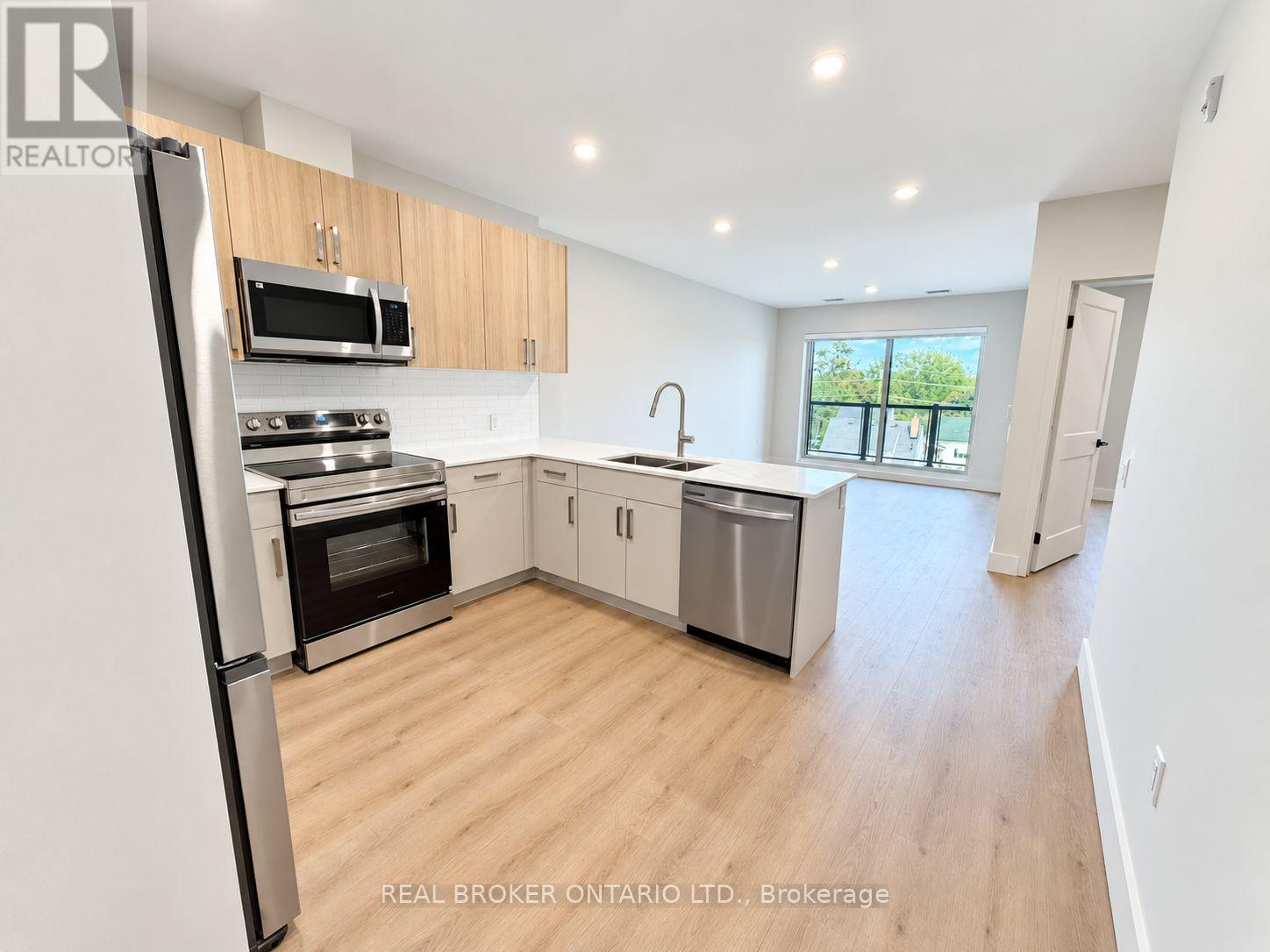 405 - 8 Hutt Lane Property Photo 4