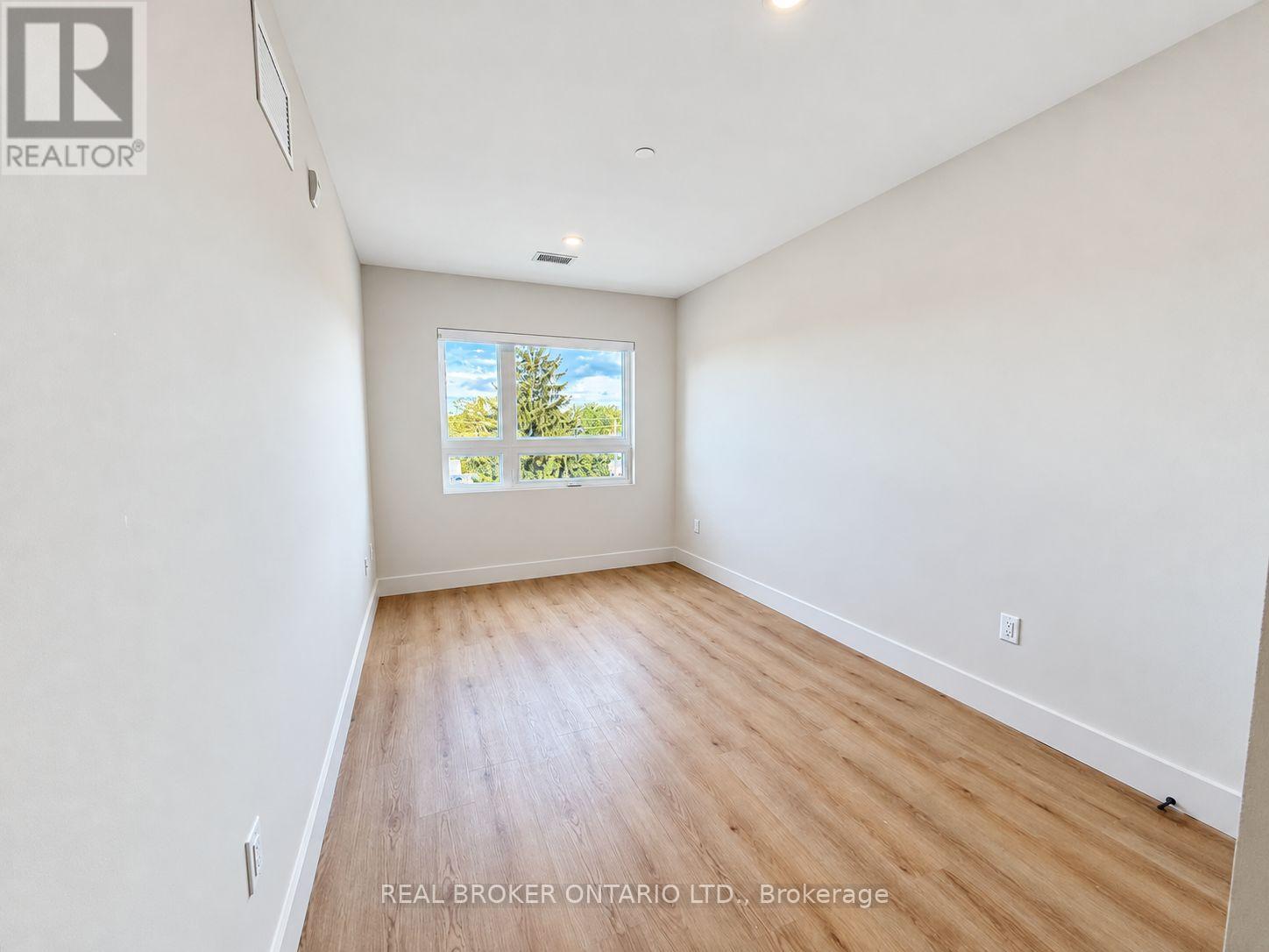405 - 8 Hutt Lane Property Photo 5