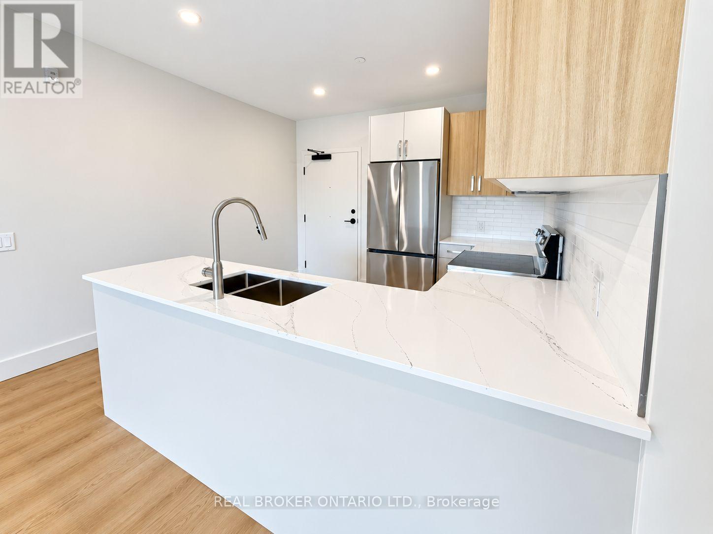 405 - 8 Hutt Lane Property Photo 6