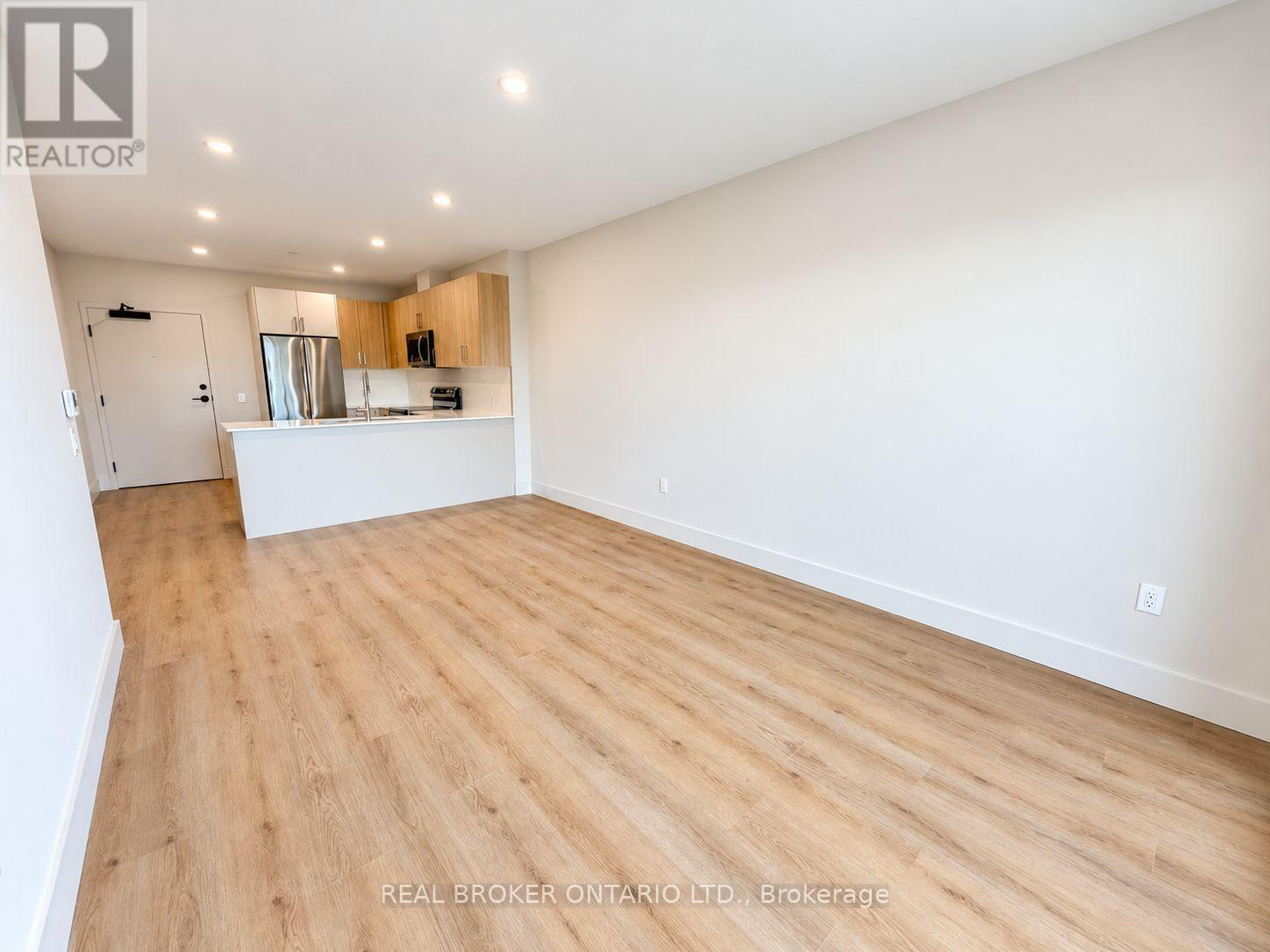 405 - 8 Hutt Lane Property Photo 10