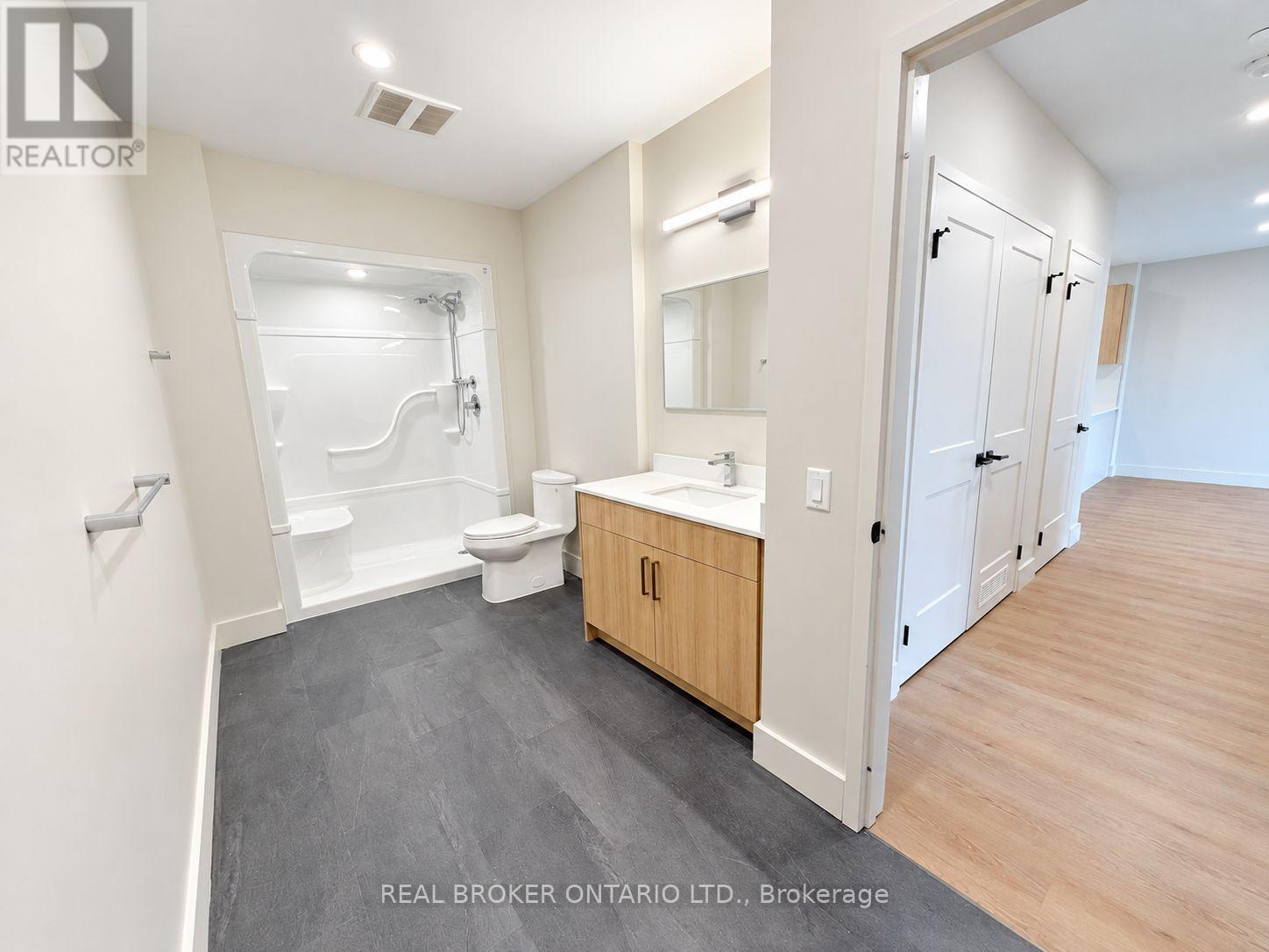 405 - 8 Hutt Lane Property Photo 12