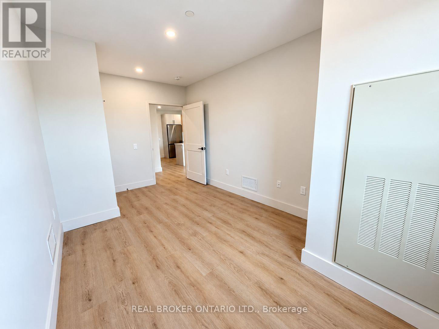 405 - 8 Hutt Lane Property Photo 14