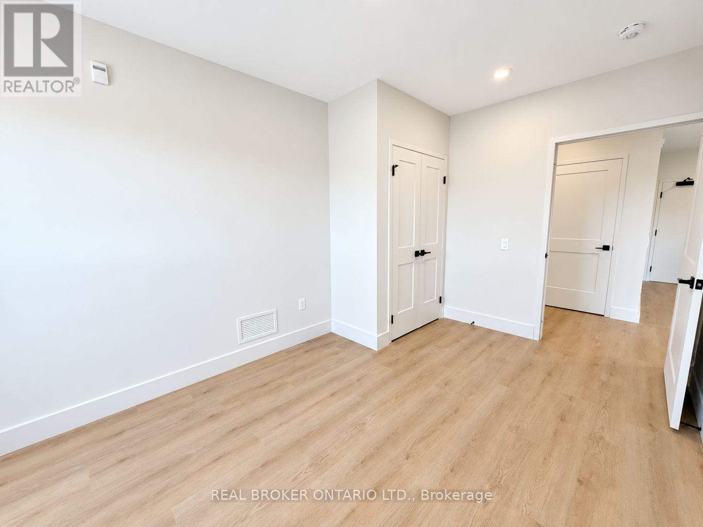 405 - 8 Hutt Lane Property Photo 16