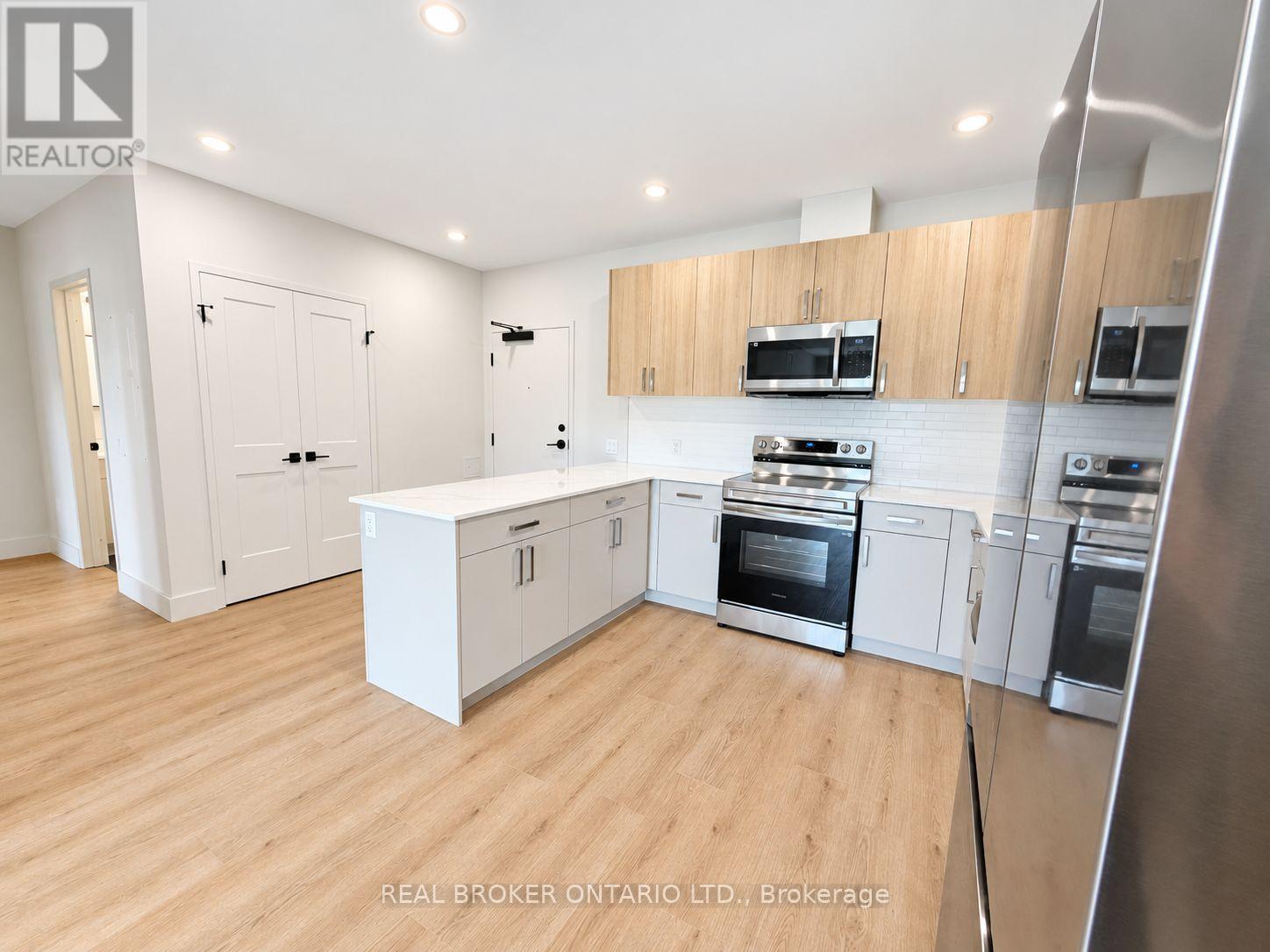 504 - 8 Hutt Lane Property Photo 5