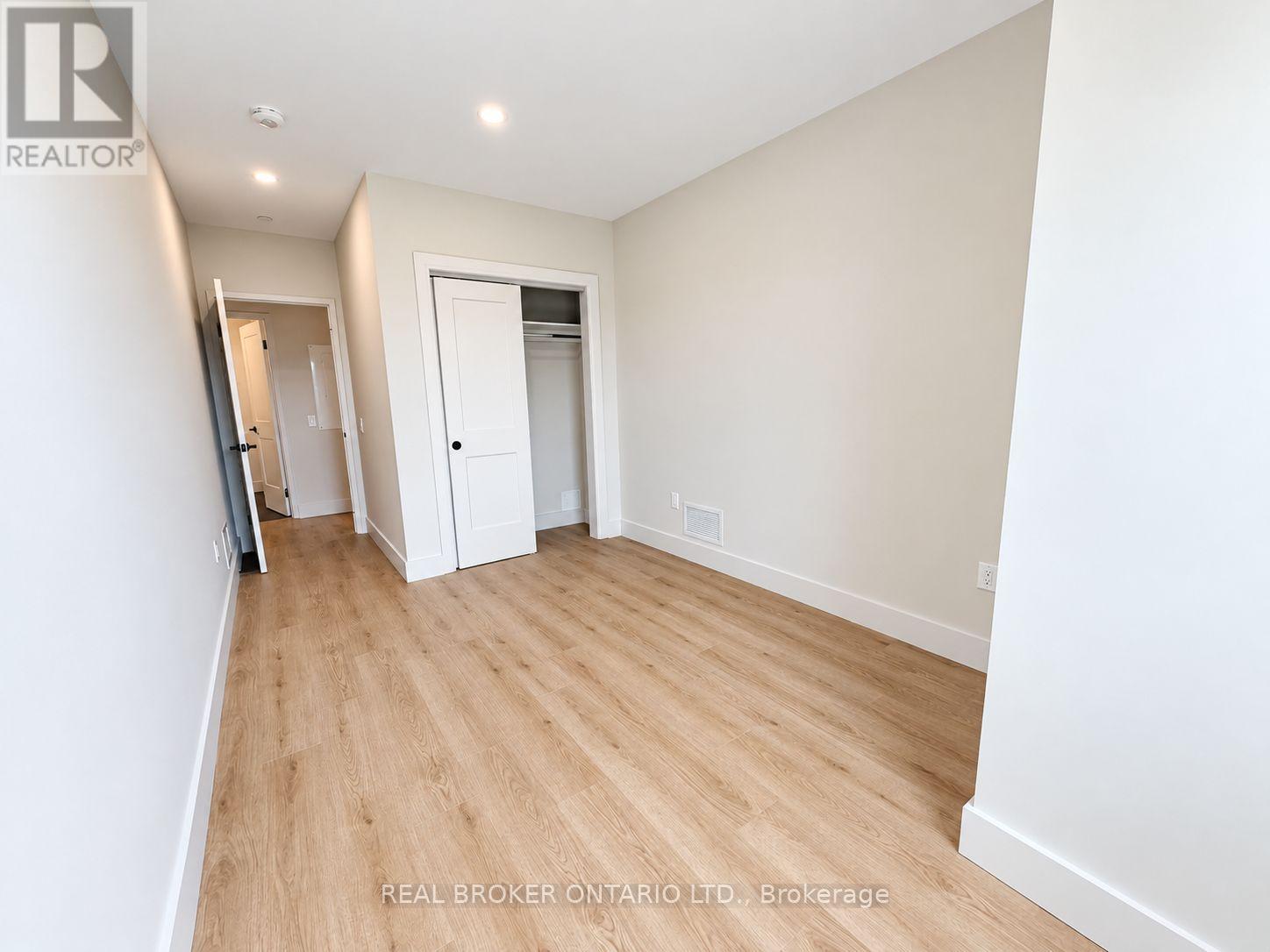 504 - 8 Hutt Lane Property Photo 7