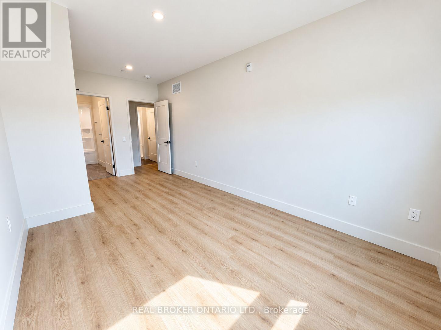504 - 8 Hutt Lane Property Photo 13