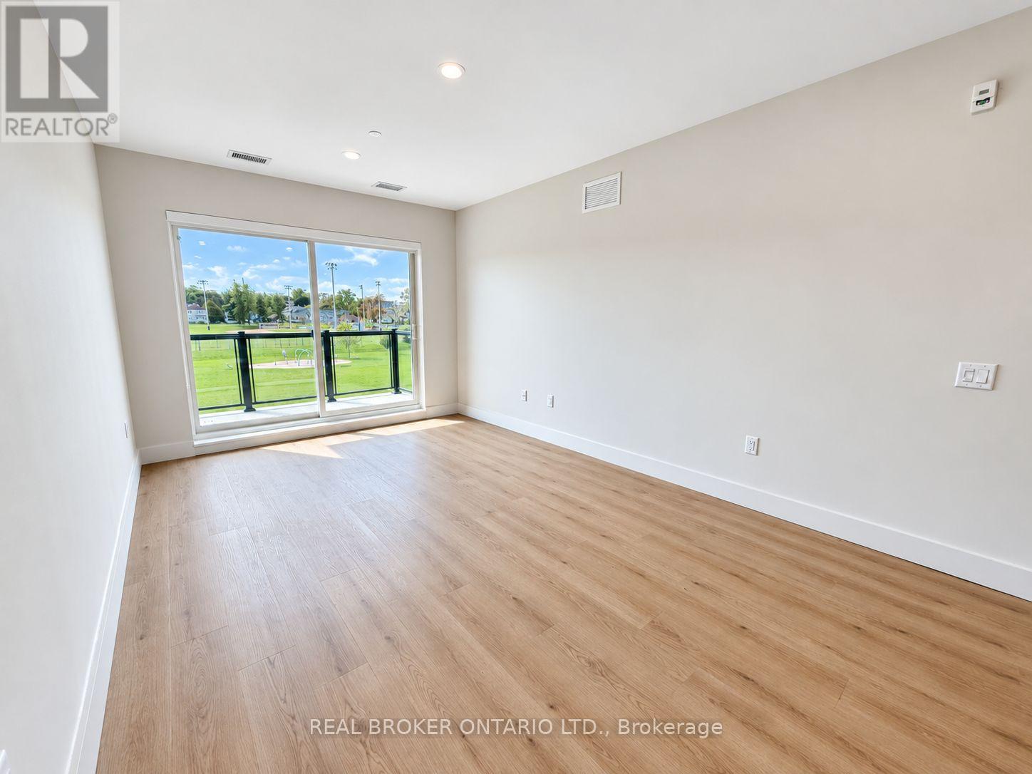 504 - 8 Hutt Lane Property Photo 14