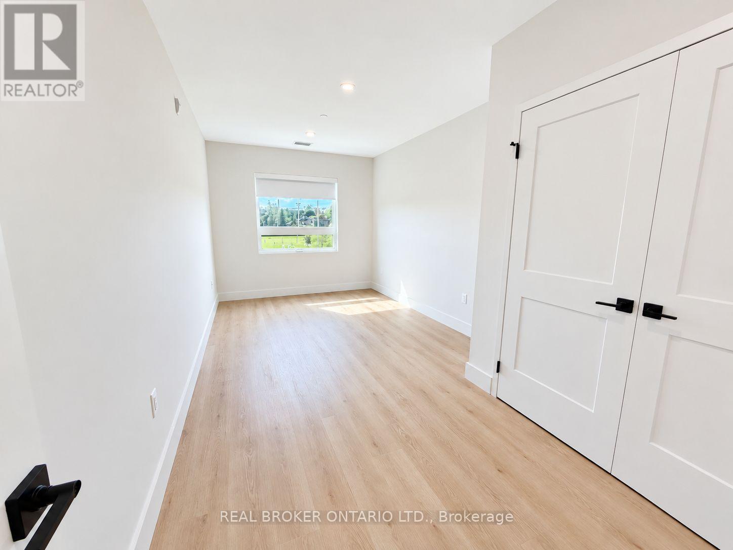 504 - 8 Hutt Lane Property Photo 16