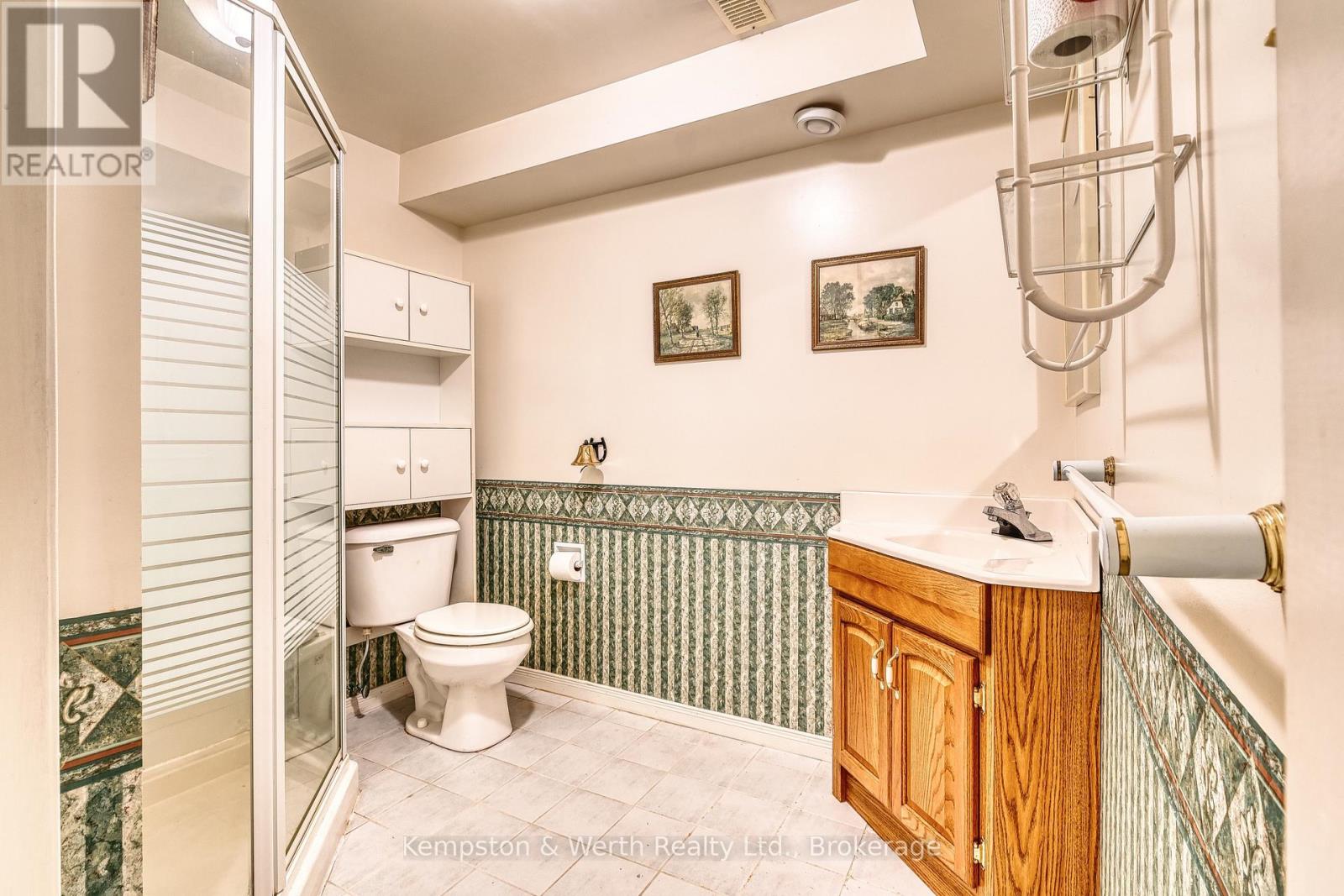 21 Queen Street Property Photo 35