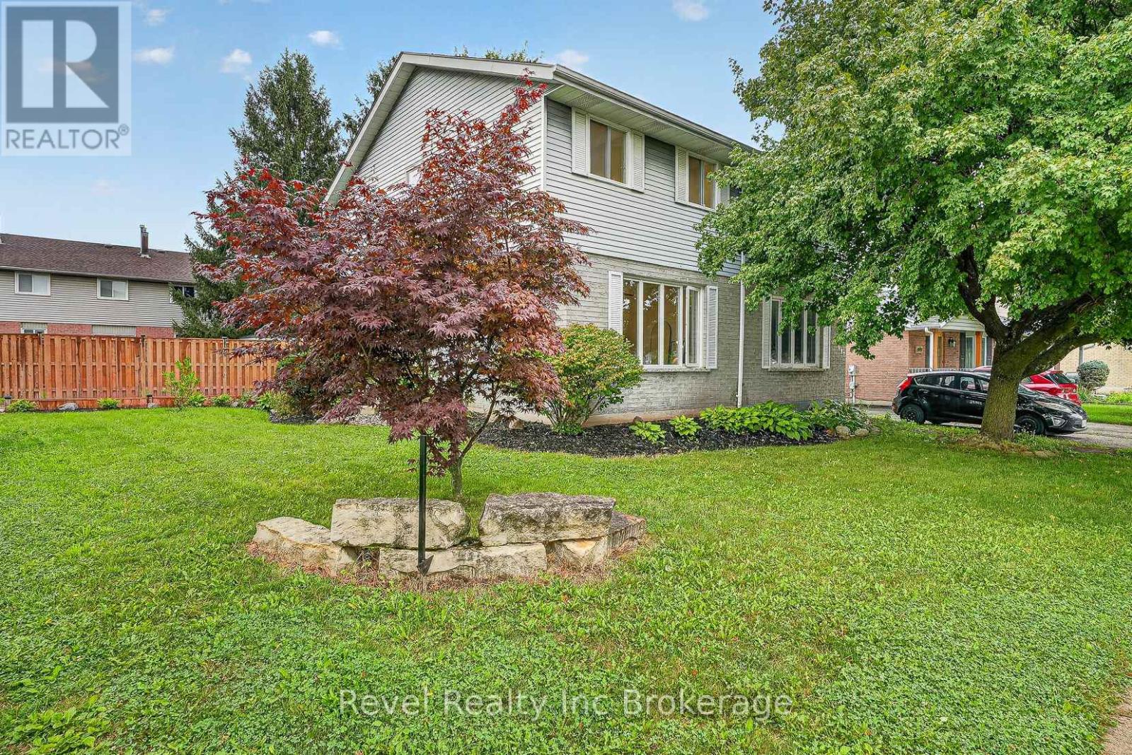 995 Cree Avenue Property Photo 1