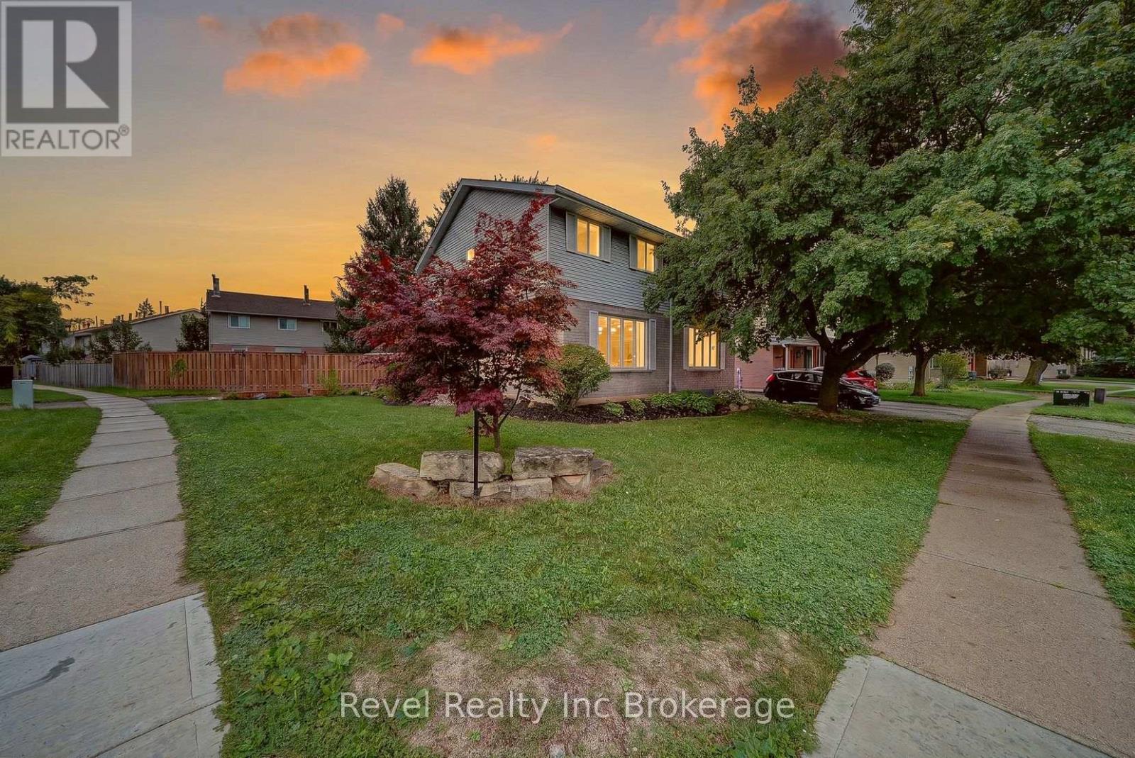 995 Cree Avenue Property Photo 4