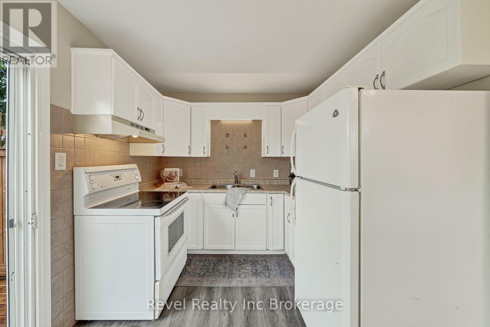 995 Cree Avenue Property Photo 22