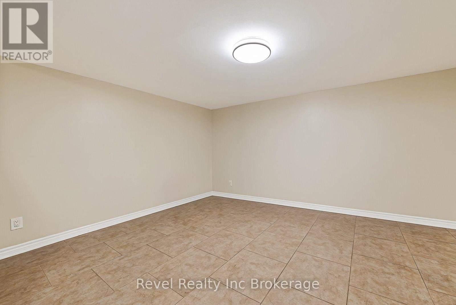 995 Cree Avenue Property Photo 34