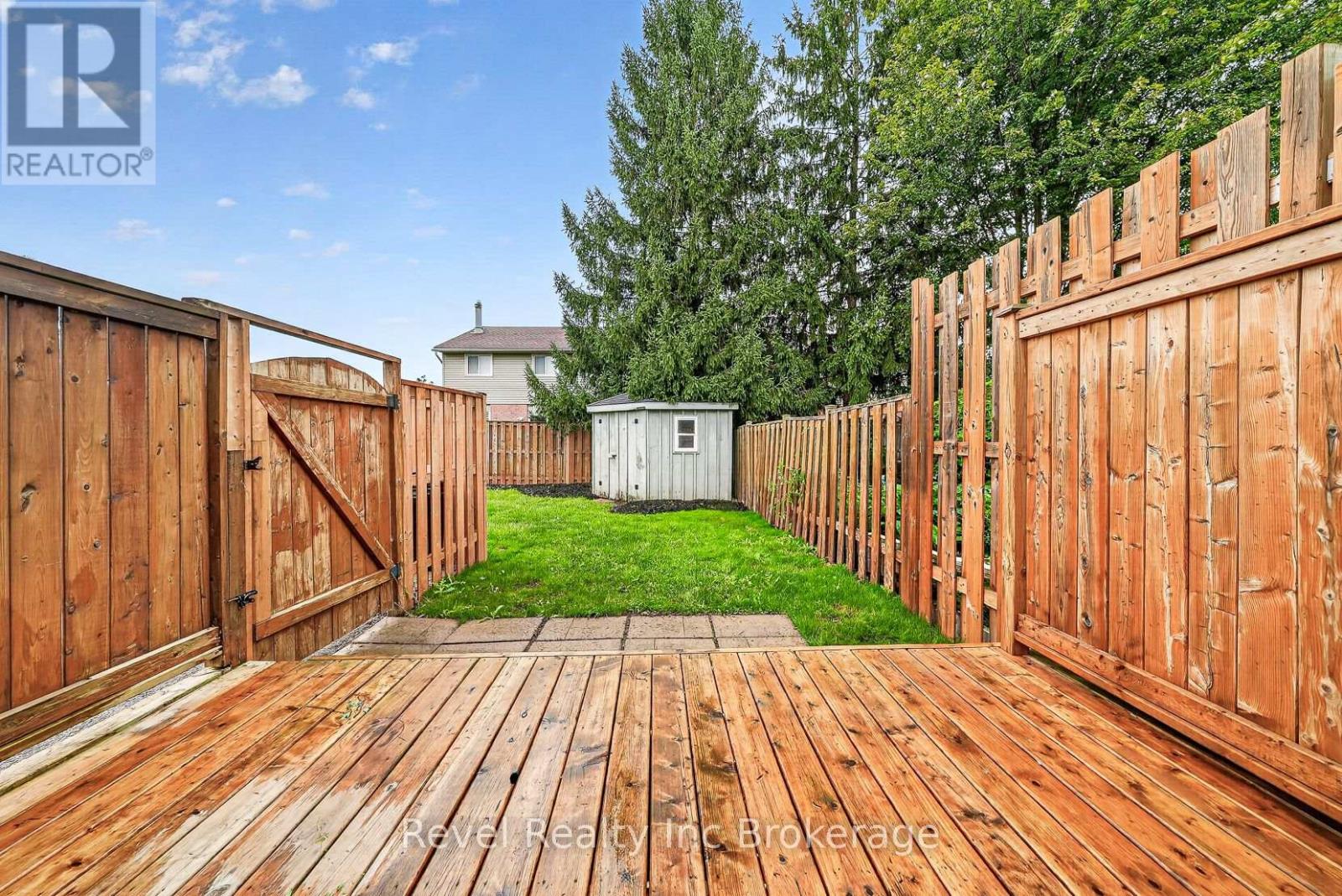 995 Cree Avenue Property Photo 39
