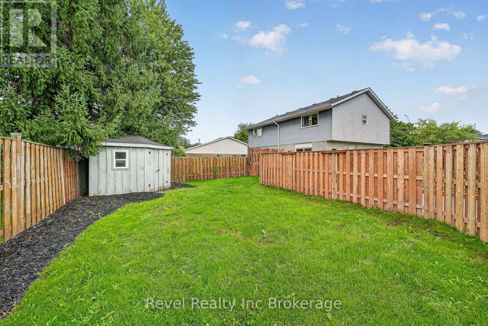 995 Cree Avenue Property Photo 40