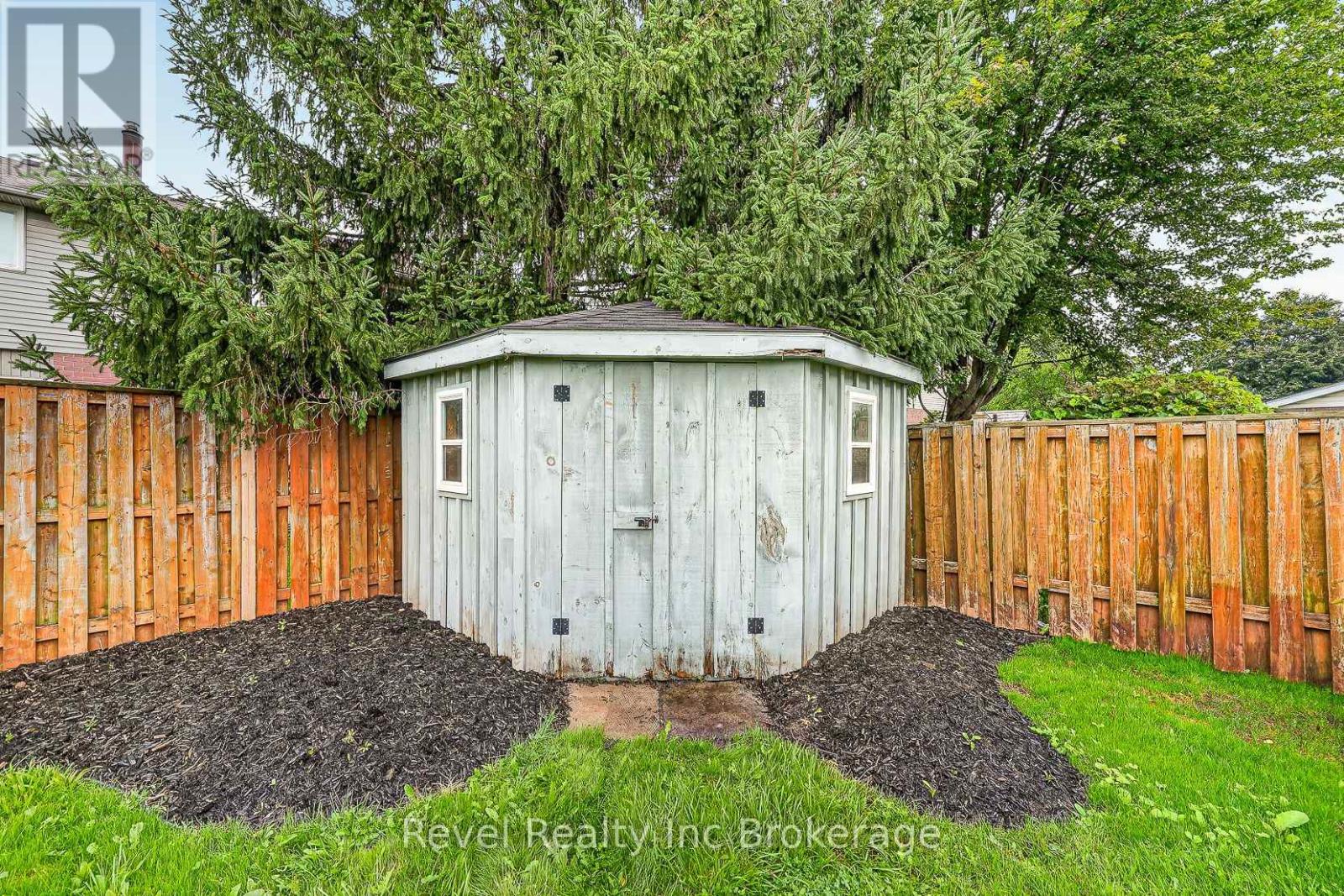 995 Cree Avenue Property Photo 41
