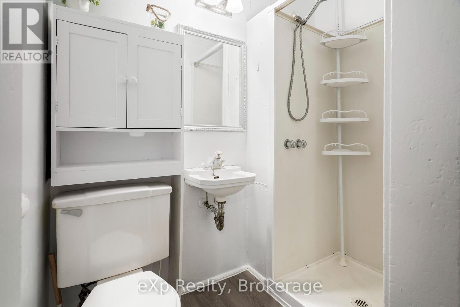 67 Railway Street Property Photo 4