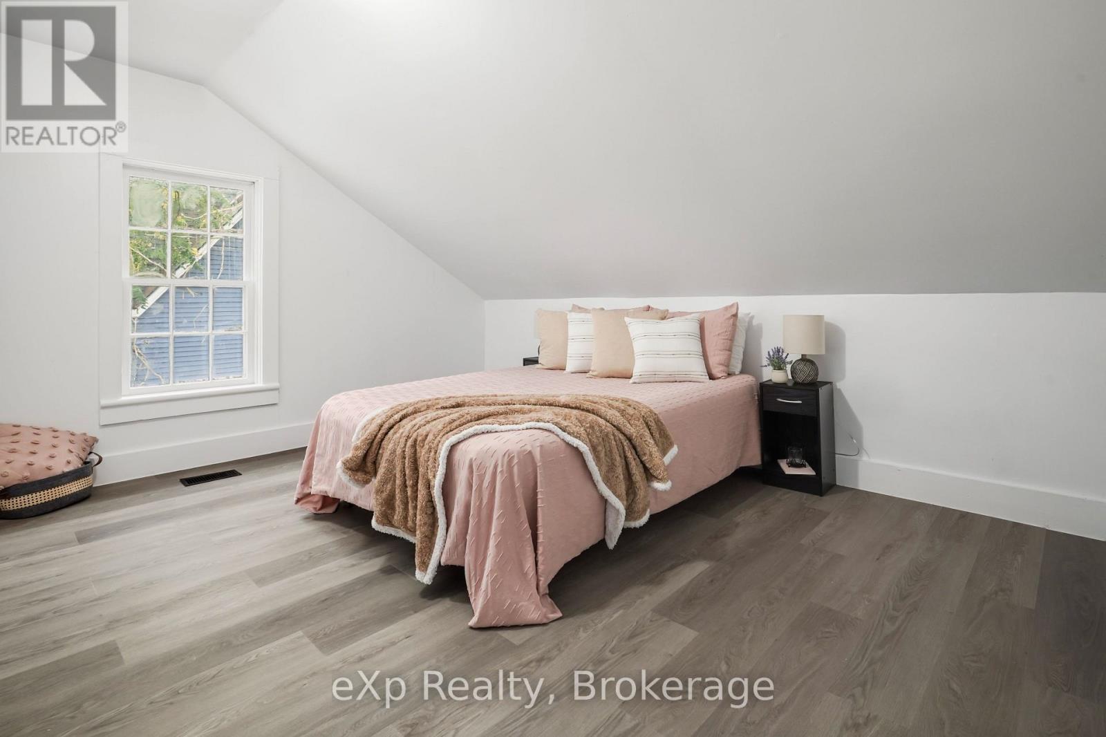 67 Railway Street Property Photo 10