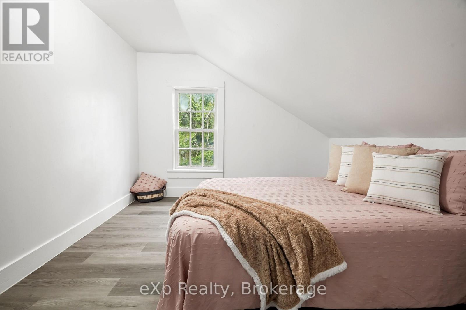 67 Railway Street Property Photo 11