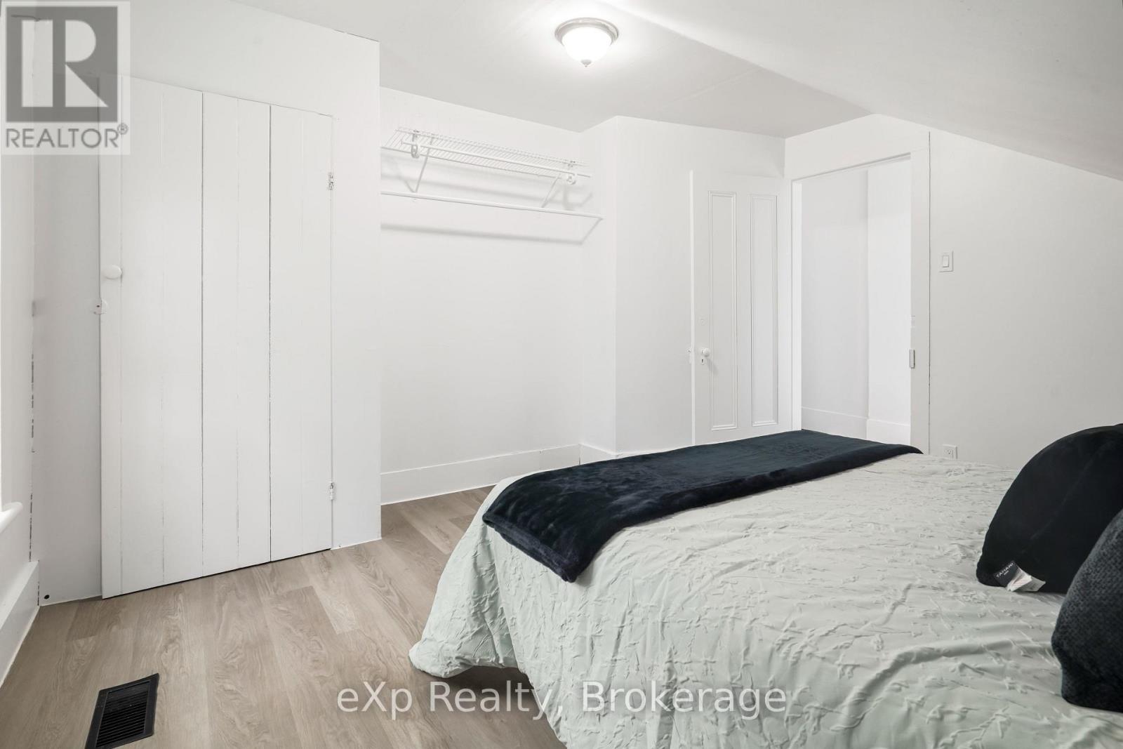 67 Railway Street Property Photo 14