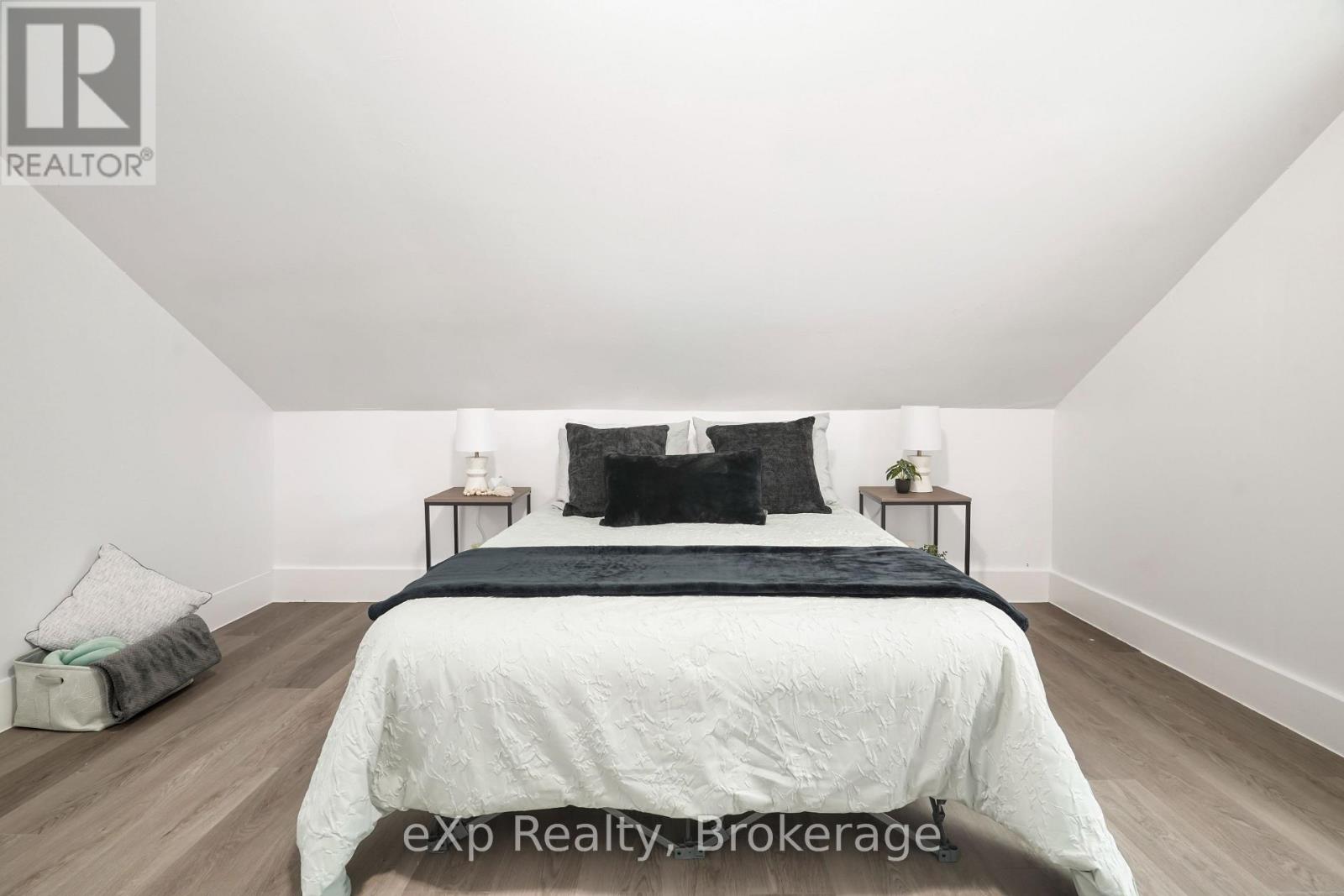 67 Railway Street Property Photo 15
