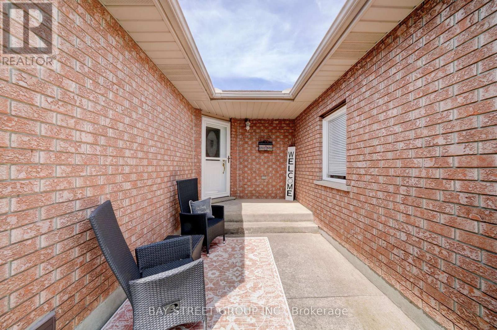 8223 Marcon Street Property Photo 3
