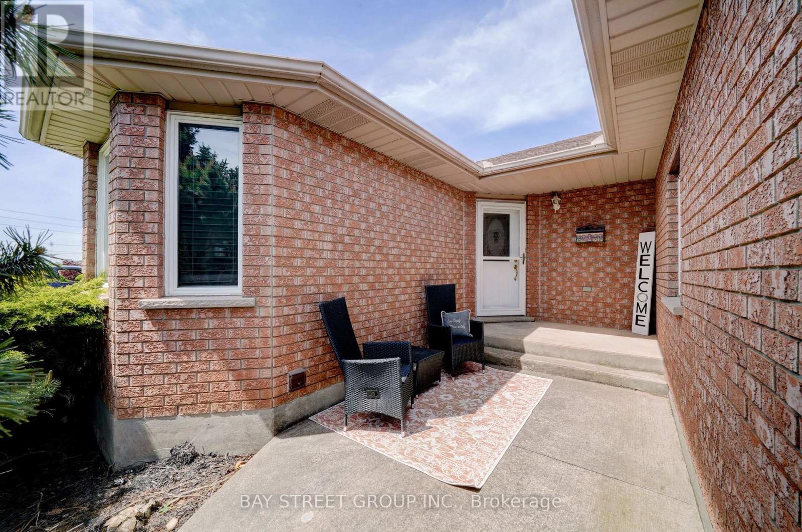 8223 Marcon Street Property Photo 4