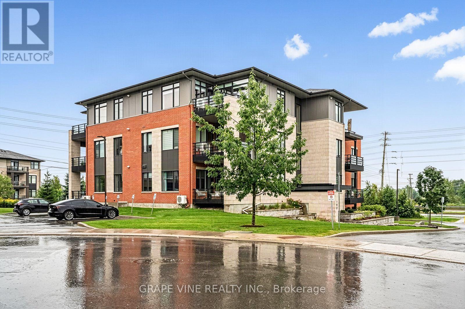 105 - 190 BOUNDSTONE WAY Property Photo 1