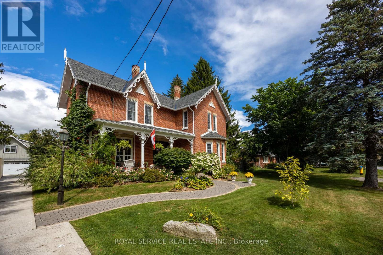 60 King Street W Property Photo 1