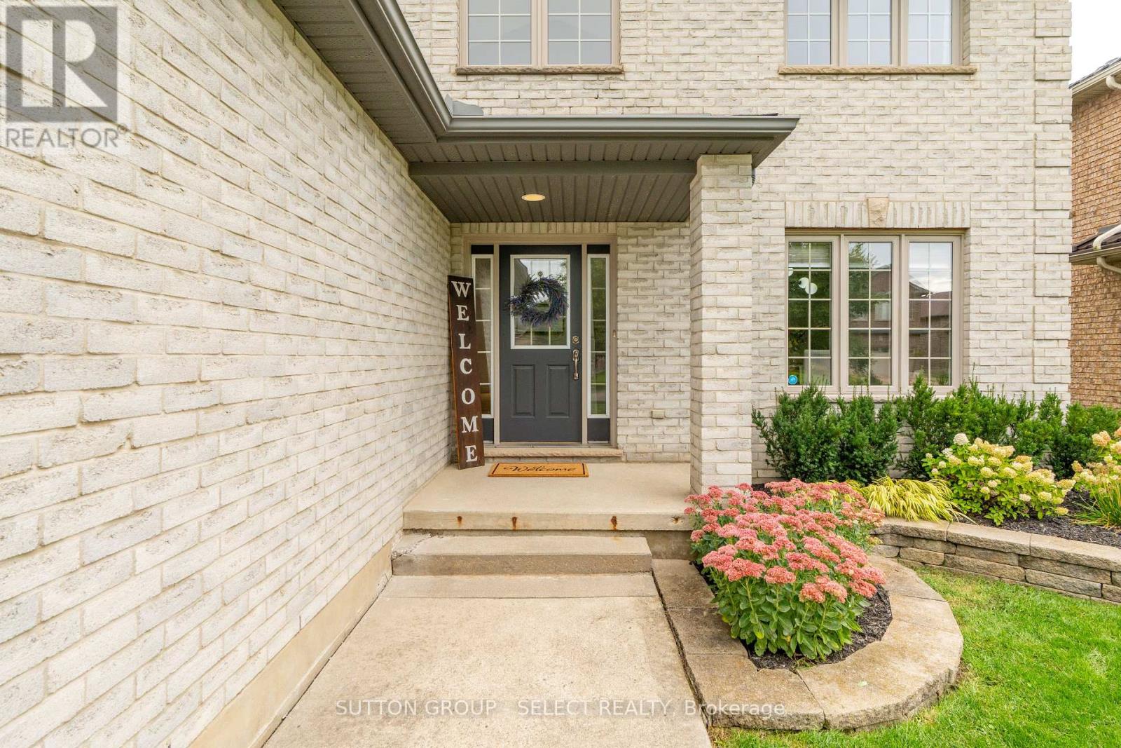 121 Tanoak Drive Property Photo 4