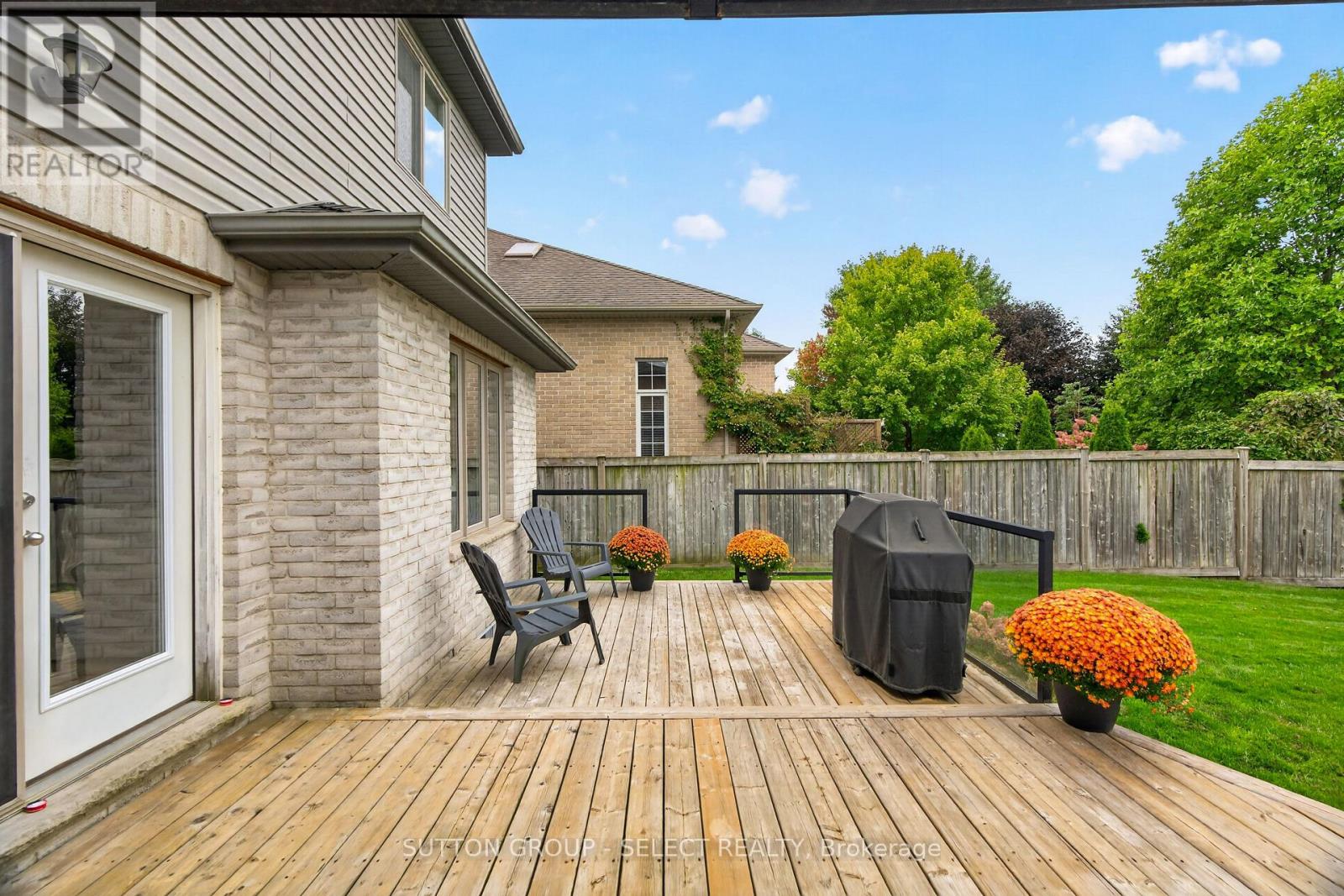 121 Tanoak Drive Property Photo 42