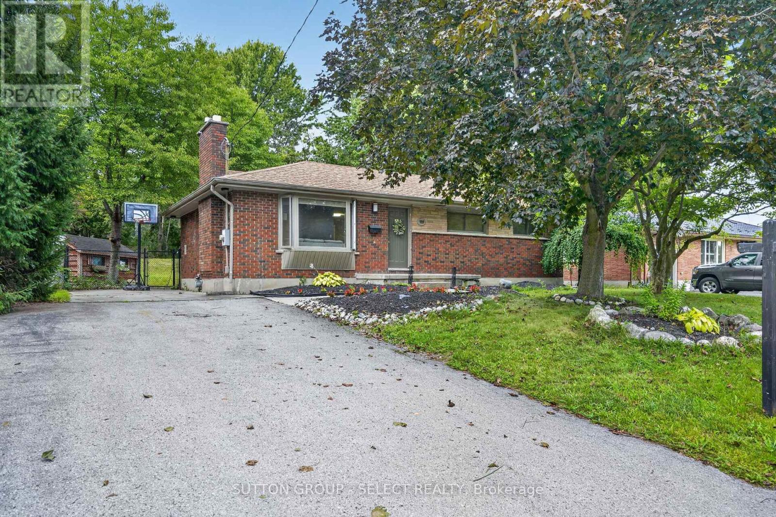919 Quinton Road N Property Photo 1