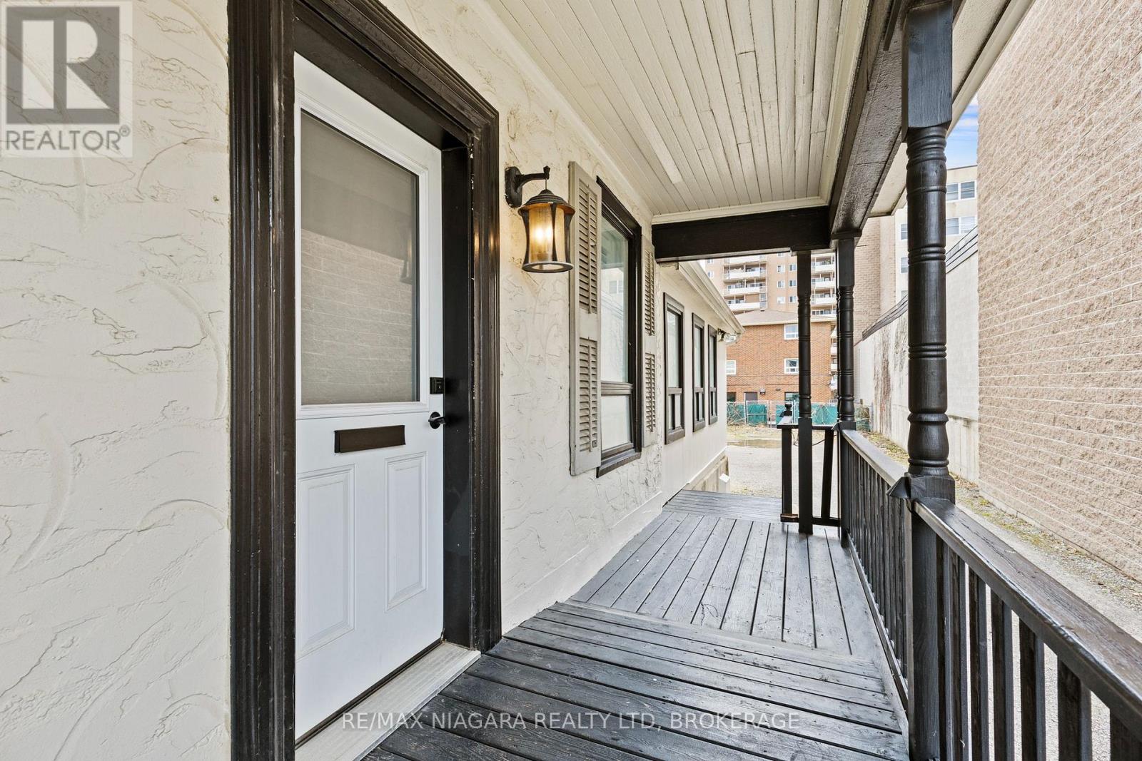 196 King Street Property Photo 5