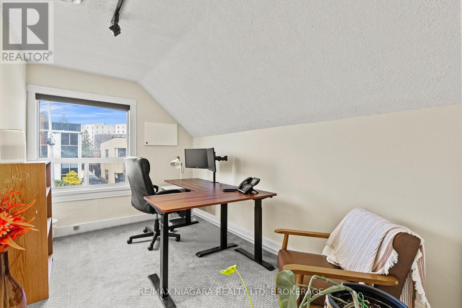 196 King Street Property Photo 23